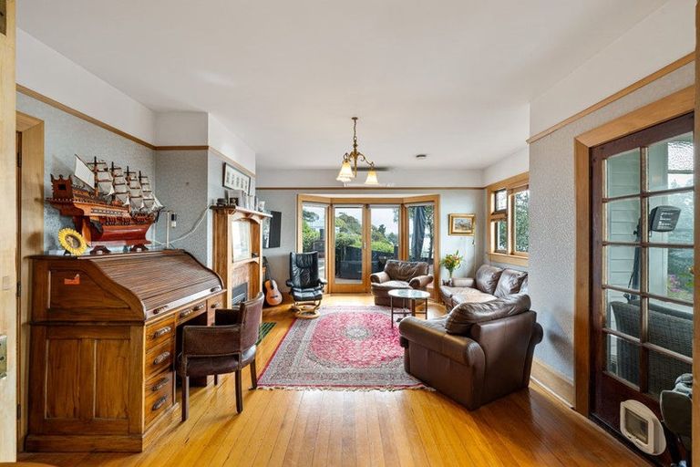 Photo of property in 14 Mccormacks Bay Road, Mount Pleasant, Christchurch, 8081