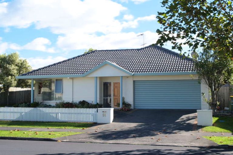 Photo of property in 31 Tarnica Road, Northpark, Auckland, 2013