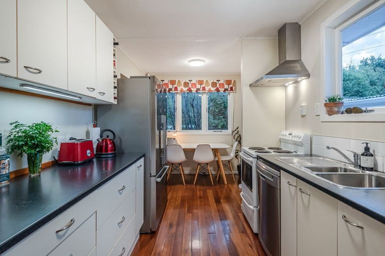 Photo of property in 18 Poto Street, Te Atatu South, Auckland, 0610