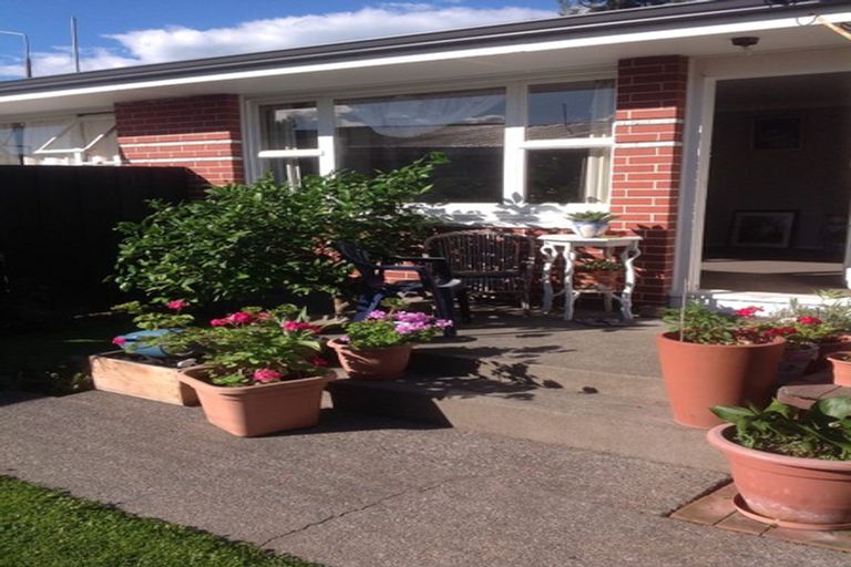 Photo of property in 2/30 Edgeware Road, St Albans, Christchurch, 8014