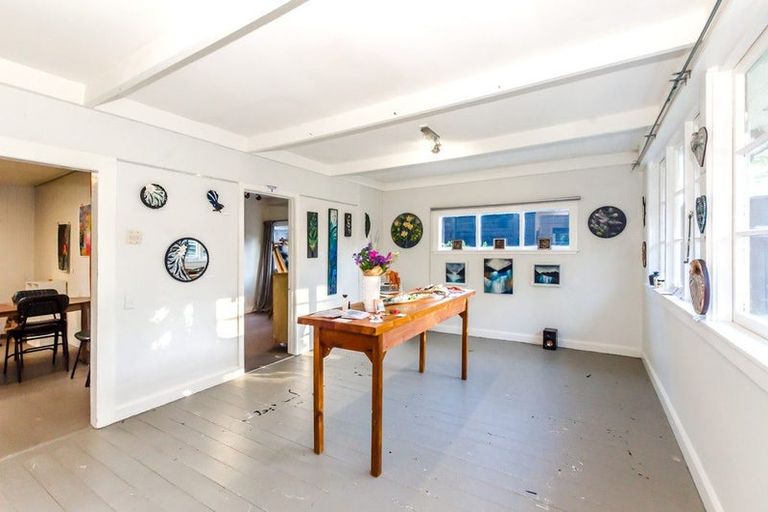 Photo of property in 48 Tutere Street, Waikanae Beach, Waikanae, 5036