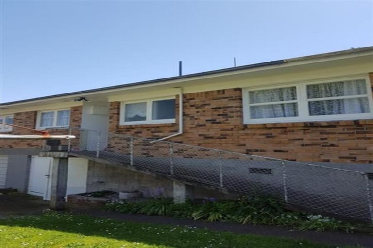 Photo of property in 2/22 Union Street, Papakura, 2110
