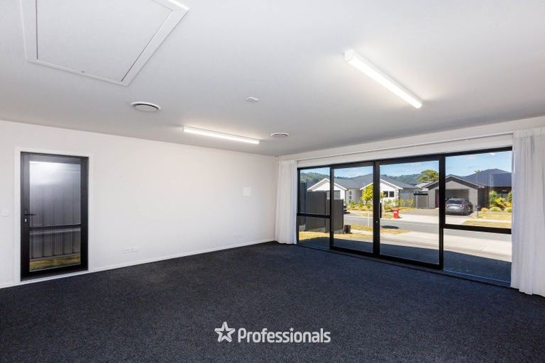 Photo of property in 20 Salisbury Crescent, Wallaceville, Upper Hutt, 5018