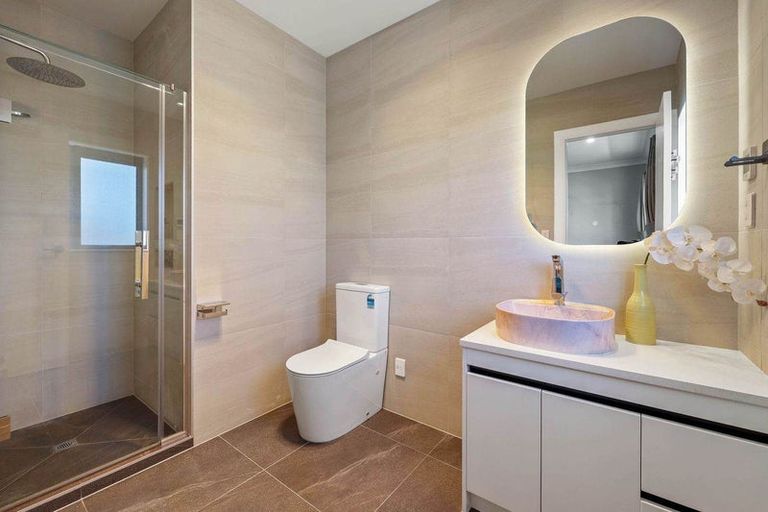 Photo of property in 41 Compass Way, Half Moon Bay, Auckland, 2012