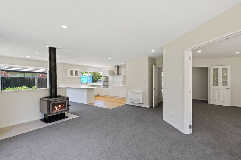 Photo of property in 17 Flaxgrove Place, Parklands, Christchurch, 8083