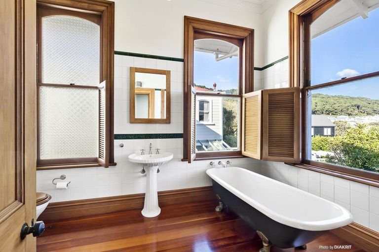 Photo of property in 19 Brougham Street, Mount Victoria, Wellington, 6011