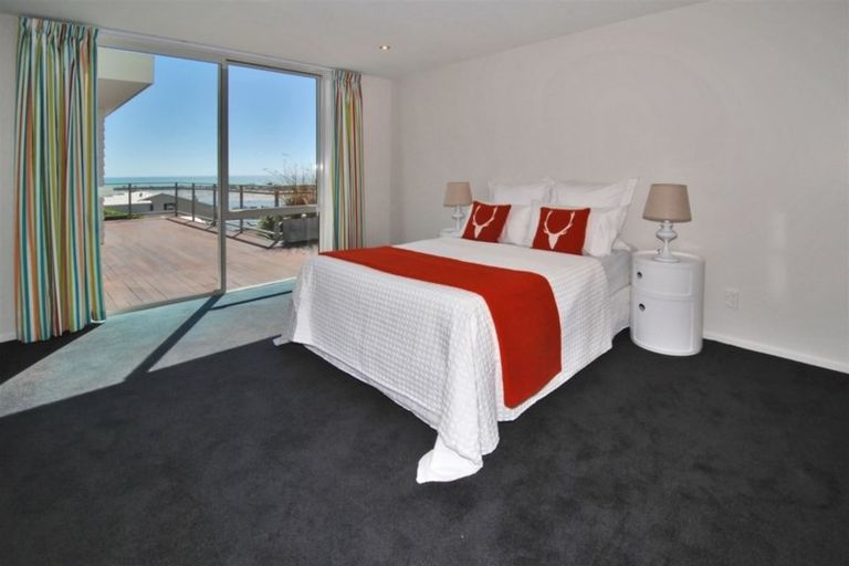 Photo of property in 10 Challenger Lane, Redcliffs, Christchurch, 8081