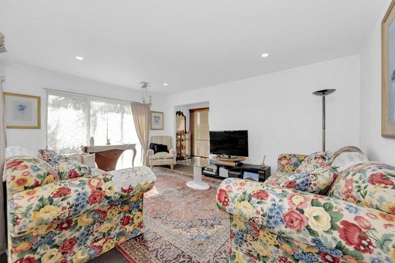 Photo of property in 220 Te Irirangi Drive, Flat Bush, Auckland, 2019