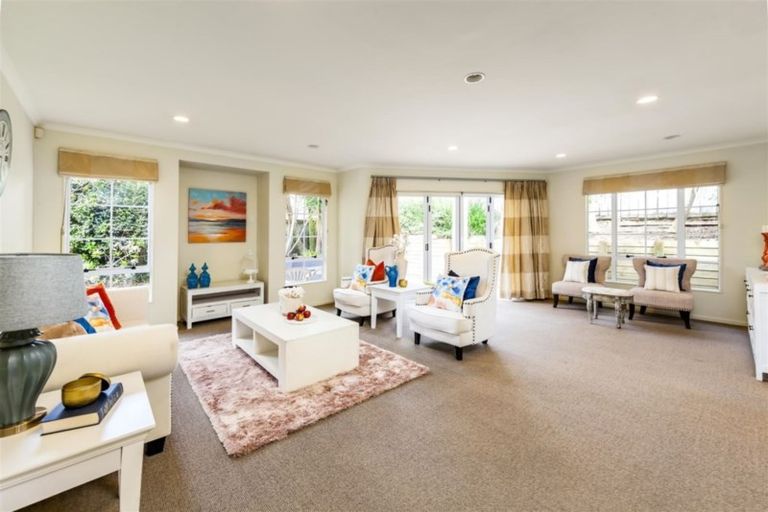 Photo of property in 28 Westminster Gardens, Unsworth Heights, Auckland, 0632