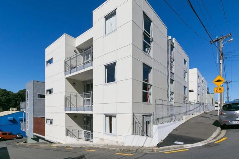 Photo of property in Hanson House, 6/27 Hanson Street, Mount Cook, Wellington, 6021
