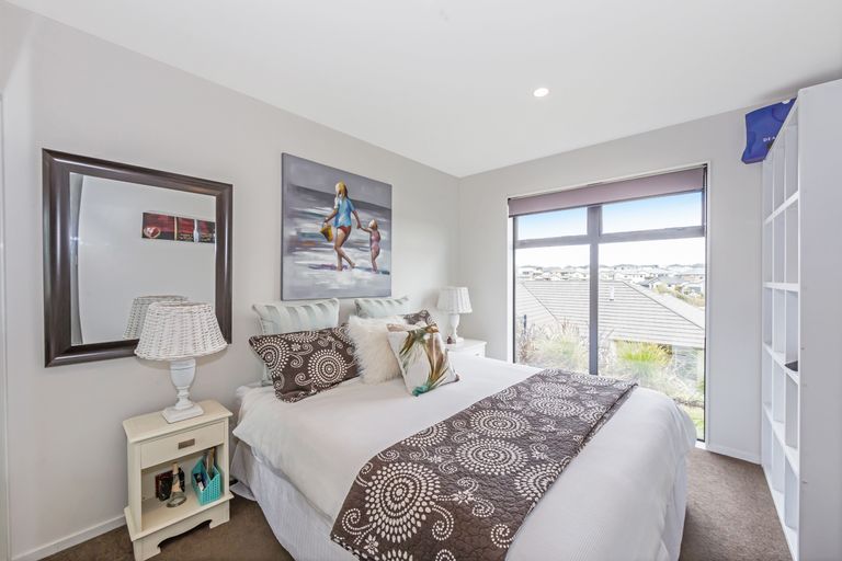 Photo of property in 48 Madison Terrace, Silverdale, 0932