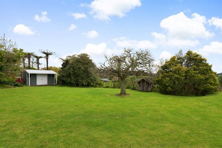 Photo of property in 72 Hanham Road, Kumeu, 0891