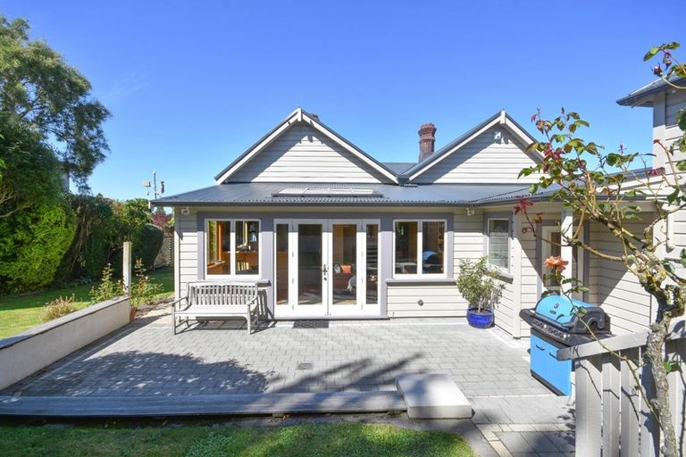 Photo of property in 1 Alison Crescent, Belleknowes, Dunedin, 9011