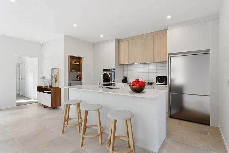 Photo of property in 30 Port Way, Rosehill, Papakura, 2113