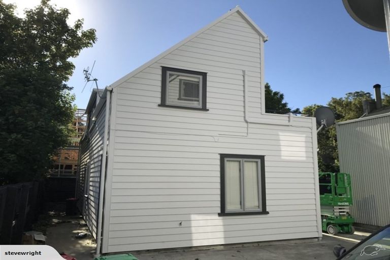 Photo of property in 327 Barbadoes Street, Christchurch Central, Christchurch, 8011