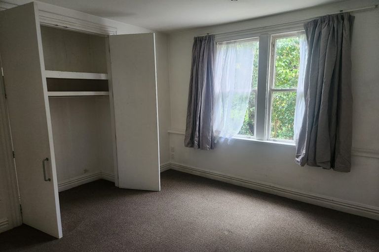 Photo of property in 56 Kelburn Parade, Kelburn, Wellington, 6012