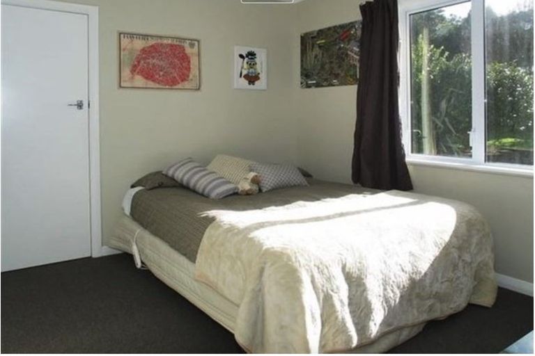 Photo of property in 106 Broderick Road, Johnsonville, Wellington, 6037