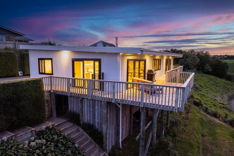 Photo of property in 22b Saint Ives Grove, Whalers Gate, New Plymouth, 4310