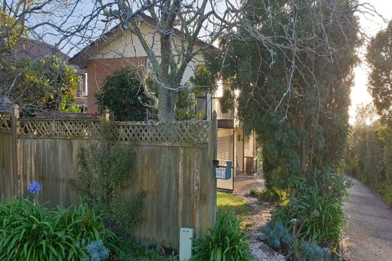 Photo of property in 1/43 Eastcliffe Road, Castor Bay, Auckland, 0620