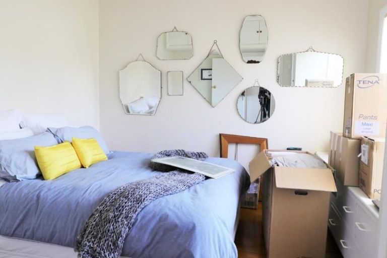 Photo of property in 95 Stanley Point Road, Stanley Point, Auckland, 0624