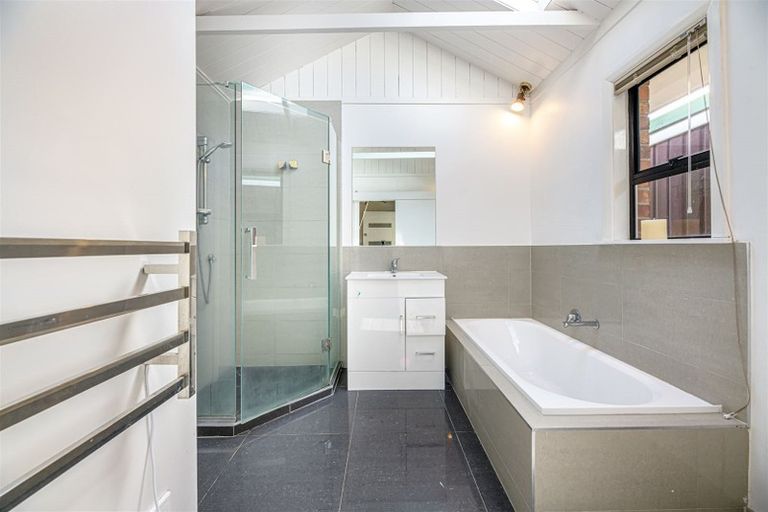 Photo of property in 62 Seymour Road, Sunnyvale, Auckland, 0612