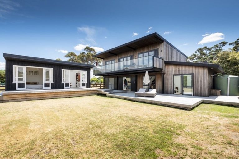 Photo of property in 8 Logan Nicks Place, Whangaruru, Russell, 0184