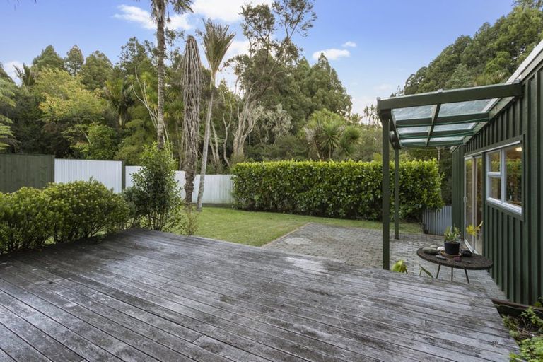 Photo of property in 8 Rimu Road, Oratia, Auckland, 0604