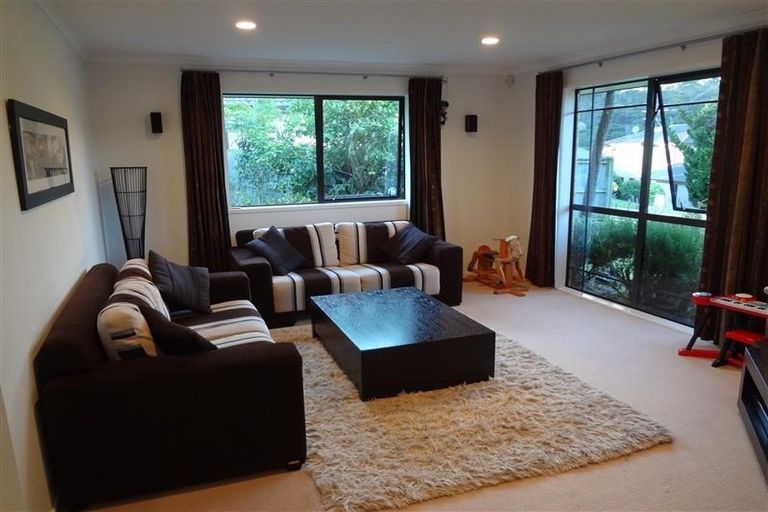 Photo of property in 6 George Deane Place, Greenhithe, Auckland, 0632