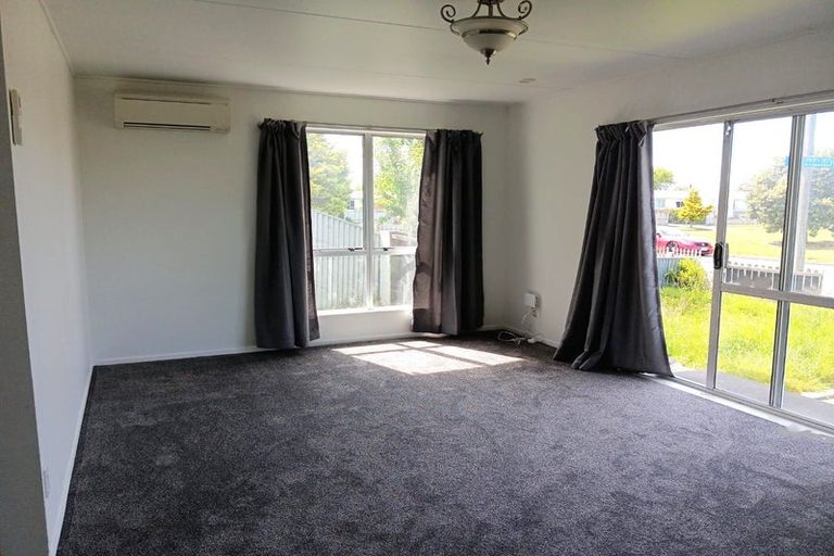 Photo of property in 21 Duckworth Crescent, Greenmeadows, Napier, 4112
