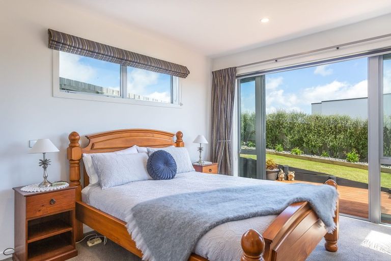 Photo of property in 127 Endeavour Drive, Whitby, Porirua, 5024