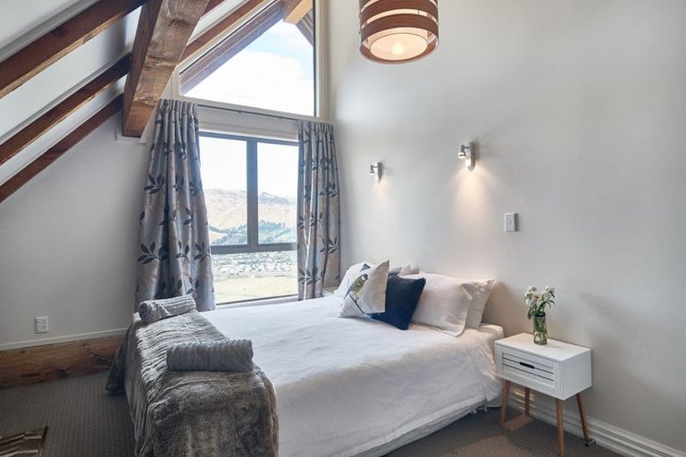 Photo of property in 5 Lapwing Lane, Mount Pleasant, Christchurch, 8081