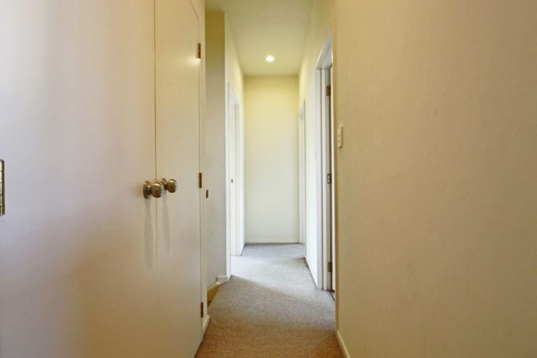 Photo of property in 14/1 Melview Place, New Lynn, Auckland, 0600