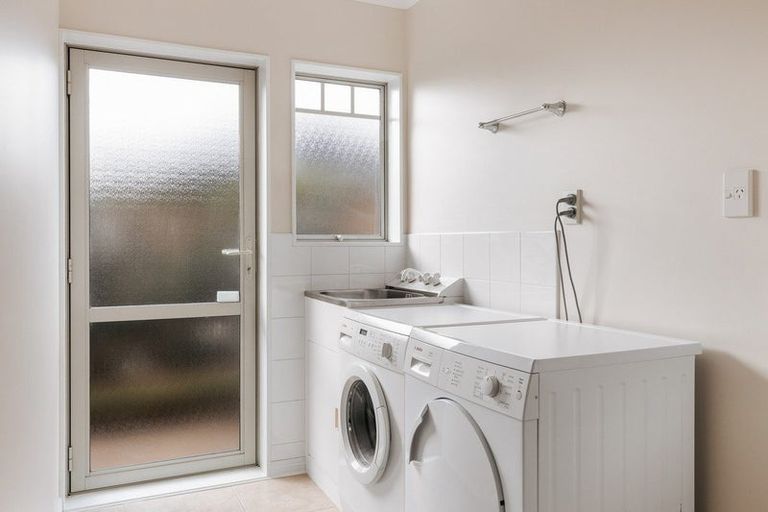 Photo of property in 28 Kinloch Drive, Bethlehem, Tauranga, 3110