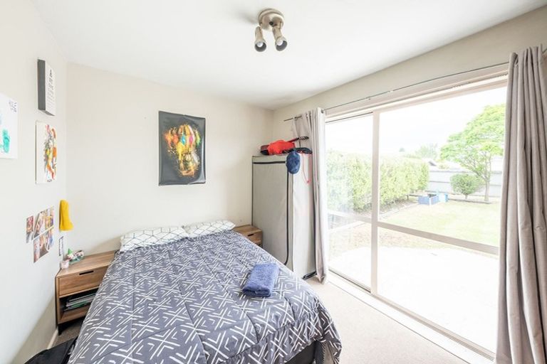 Photo of property in 3 Glenora Place, Hornby, Christchurch, 8042