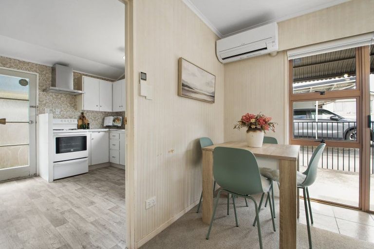 Photo of property in 1/58 Great South Road, Papakura, 2110