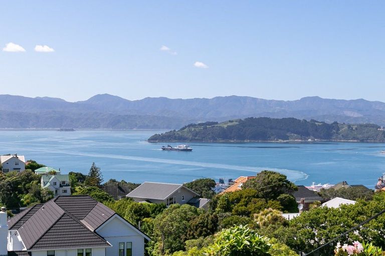 Photo of property in 67 Wadestown Road, Wadestown, Wellington, 6012