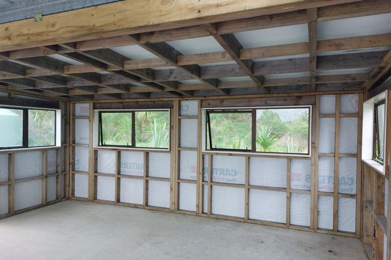 Photo of property in 147 Whaka Road, Maungaturoto, 0520