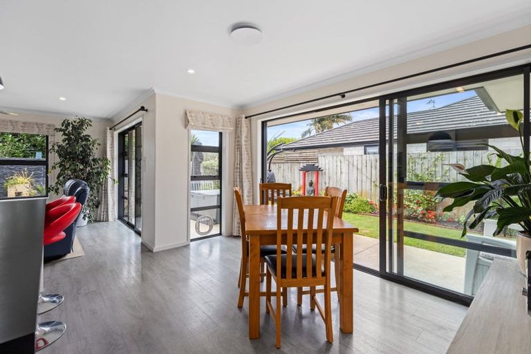 Photo of property in 27 Leet Crescent, Papamoa Beach, Papamoa, 3118