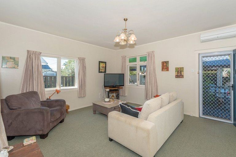 Photo of property in 9 East Street, Claudelands, Hamilton, 3214
