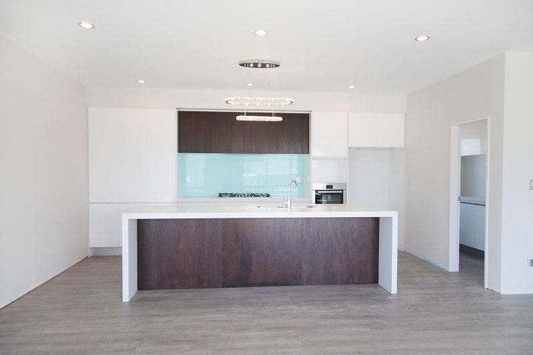Photo of property in 1 Davey Crescent, Orewa, 0931