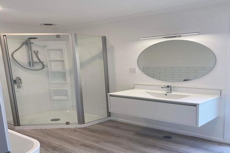 Photo of property in 17 Castletown Street, Wallaceville, Upper Hutt, 5018