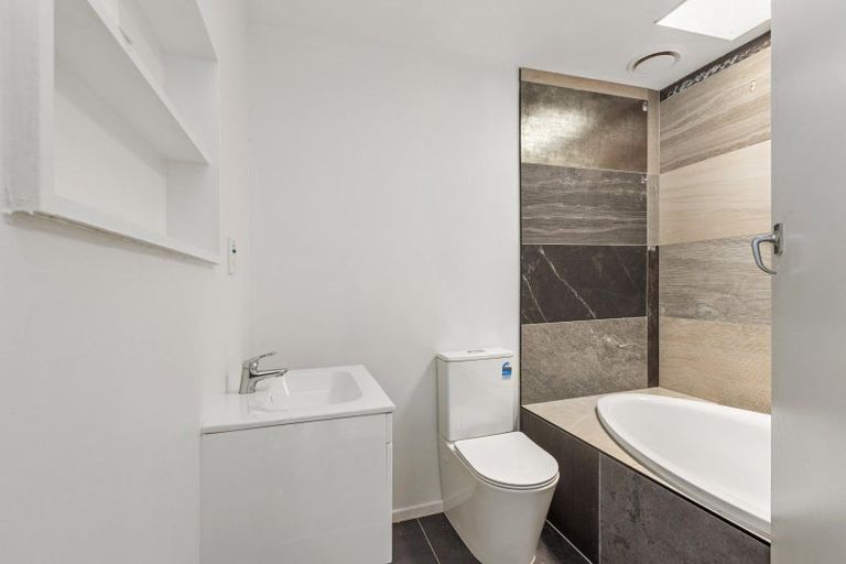 Photo of property in 3 Lorenzen Bay Road, Raglan, 3225