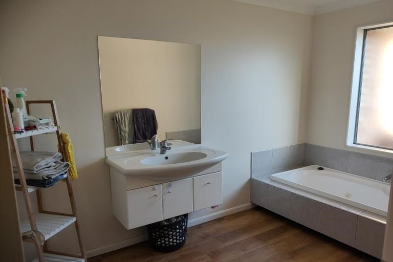 Photo of property in 9 Gillatt Gardens, Halswell, Christchurch, 8025