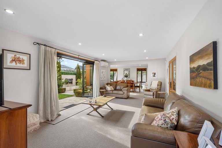 Photo of property in 100 Straven Road, Fendalton, Christchurch, 8014