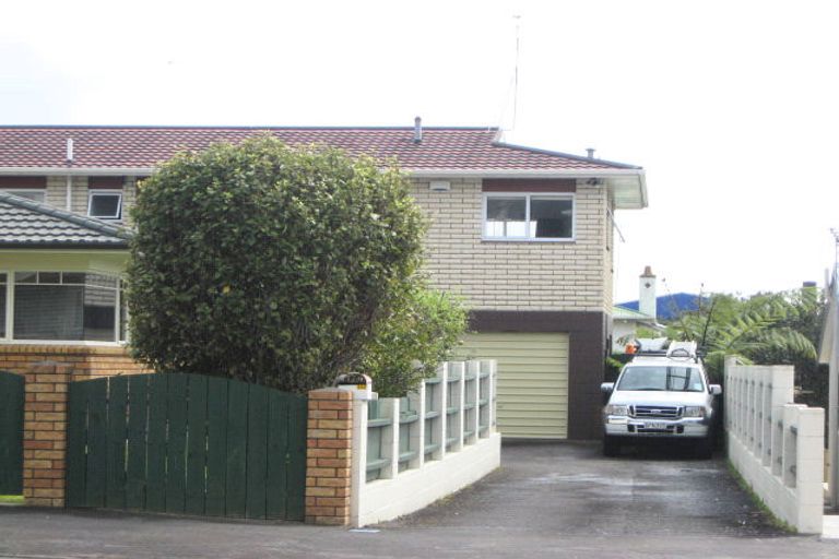 Photo of property in 332 Devon Street West, New Plymouth, 4310