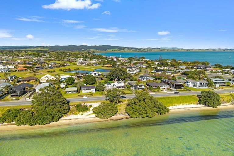 Photo of property in 243 One Tree Point Road, One Tree Point, 0118