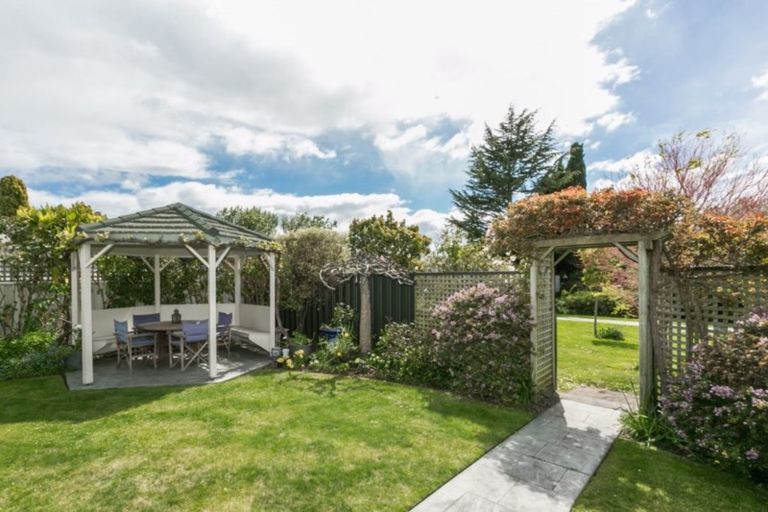 Photo of property in 22 Kensington Drive, Taradale, Napier, 4112
