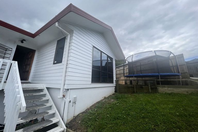 Photo of property in 7 Clarion Place, Glendene, Auckland, 0602