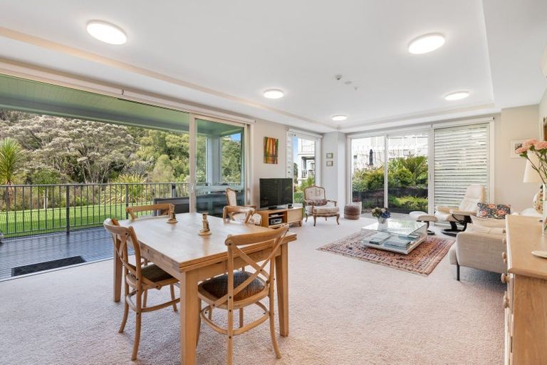 Photo of property in 122 Eaves Bush Parade, Orewa, 0931