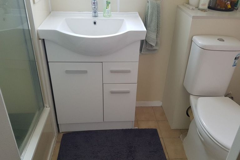 Photo of property in 14 Bruce Road, Glenfield, Auckland, 0629